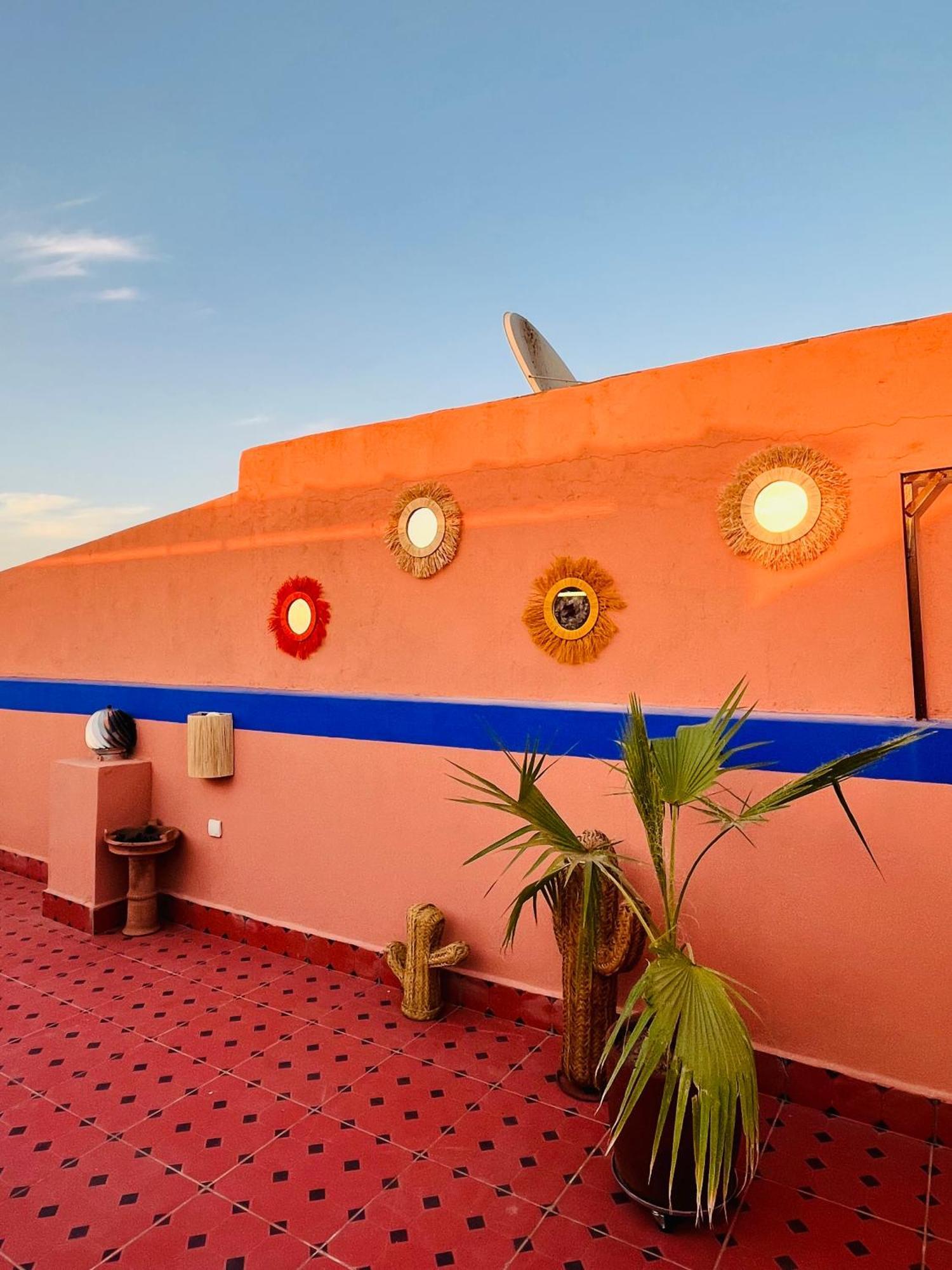 Apartment With Ac, Patio And Rooftop Appartement Climatise Avec Patio Et Toit Terrasse Marrakesh Esterno foto
