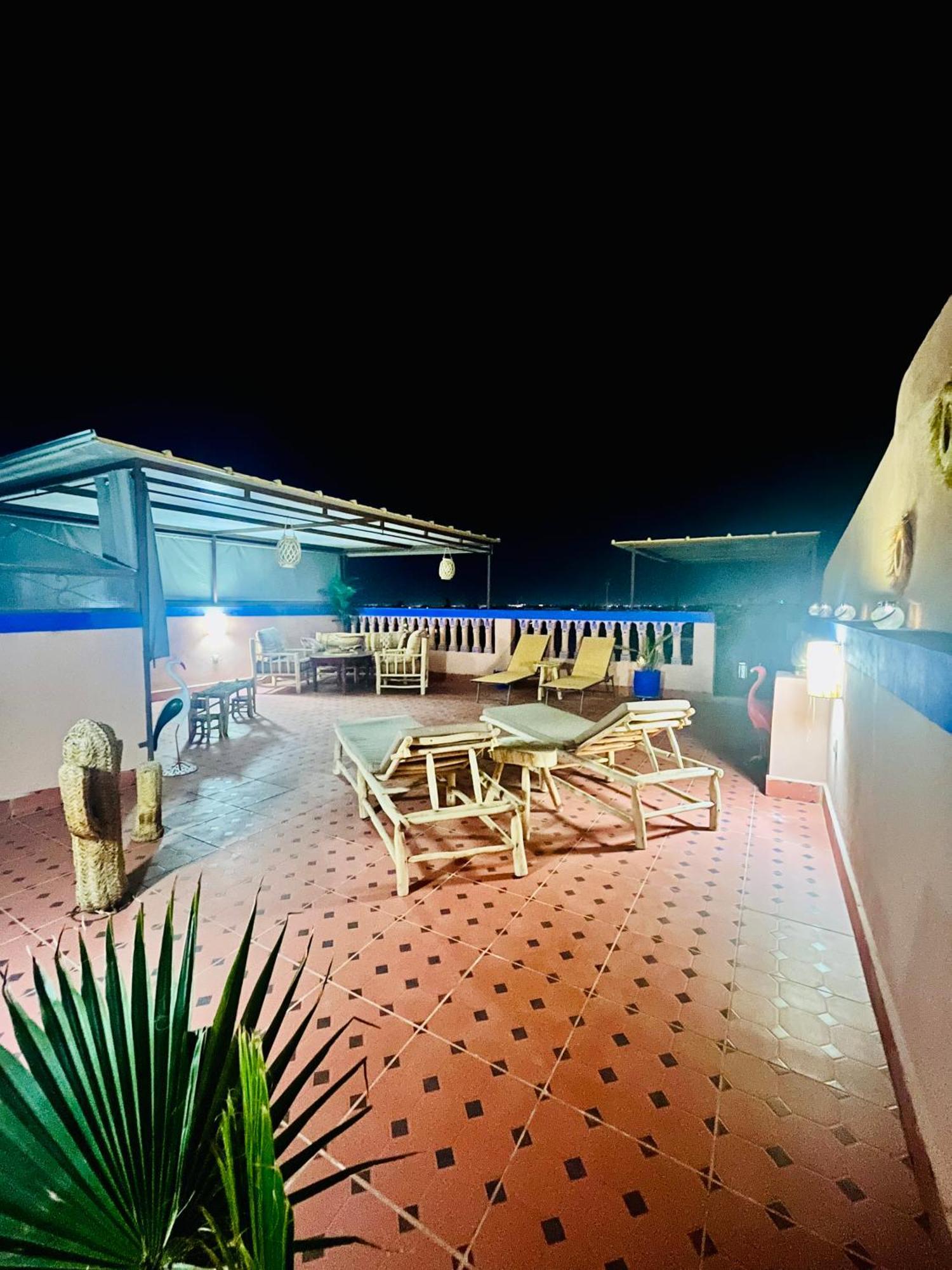 Apartment With Ac, Patio And Rooftop Appartement Climatise Avec Patio Et Toit Terrasse Marrakesh Esterno foto