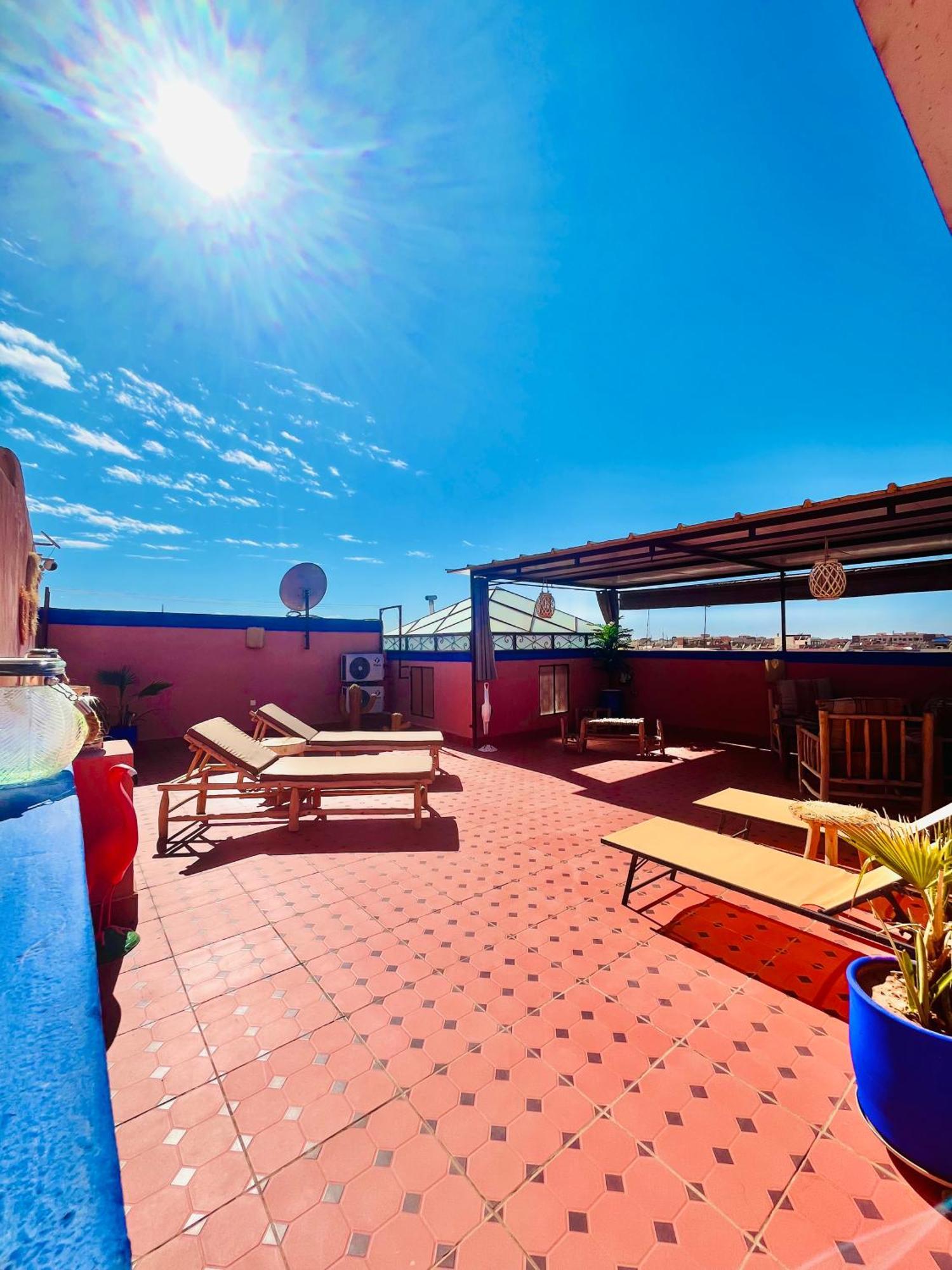 Apartment With Ac, Patio And Rooftop Appartement Climatise Avec Patio Et Toit Terrasse Marrakesh Esterno foto